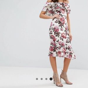 BRAND NEW! Pretty off the shoulder floral dress